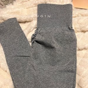 ⛔️SOLD⛔️ NVGTN Scrunch Leggings